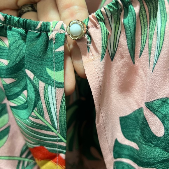 NEW Pink Summer V-Neck Tie Back Cropped Tank Top XS - Picture 3 of 8